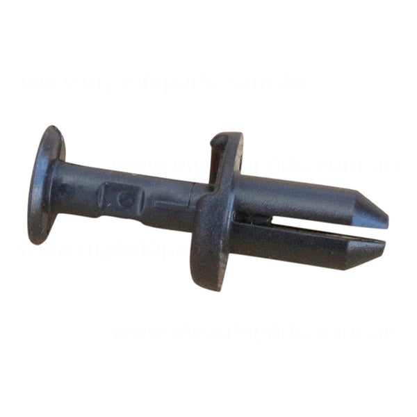 Clip OEM suits Toyota