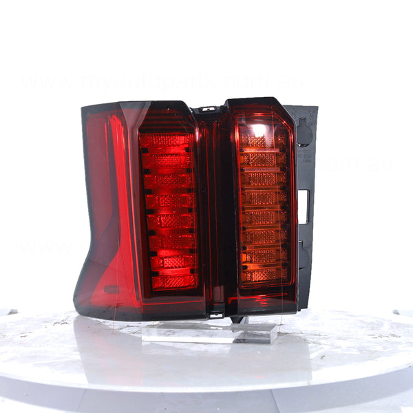Kia Sorento OEM Tail Lamp Drivers Side 04/2020 to / - 92420P2000