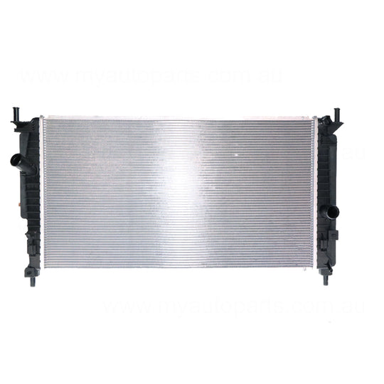 Radiator 34 / 34 mm Plastic Aluminium 670 x 370 x 16 mm Manual/Auto 2.0L,2.3L,2.5L L LF,L3,L5 Aftermarket suits Mazda 3 BL