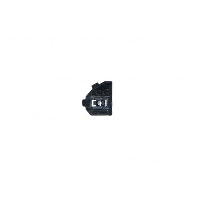 Clip OEM suits Mazda 3 BP