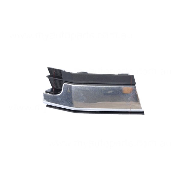 Toyota Kluger OEM Front Bar Tow Hook Cover Passenger Side 11/2016 to 11/2019 - 531060E020