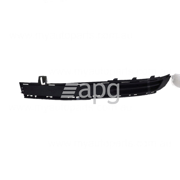 Volkswagen Transporter OEM Front Bar Grille Passenger Side 07/2015 to 06/2020 - 7E0807489C9B9