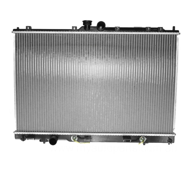 Radiator 35 / 35 mm Plastic Aluminium 425 x 686 x 26 mm Manual/Auto 2.4 L 4G64/4G69 Aftermarket Suits Mitsubishi Outlander ZE/ZF 2002 to 2006