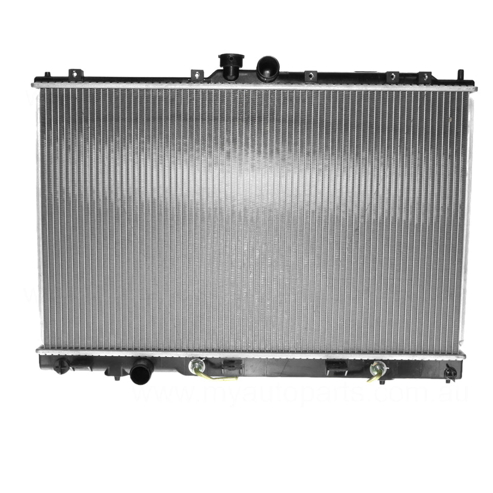 Radiator 35 / 35 mm Plastic Aluminium 425 x 686 x 26 mm Manual/Auto 2.4 L 4G64/4G69 Aftermarket Suits Mitsubishi Outlander ZE/ZF 2002 to 2006