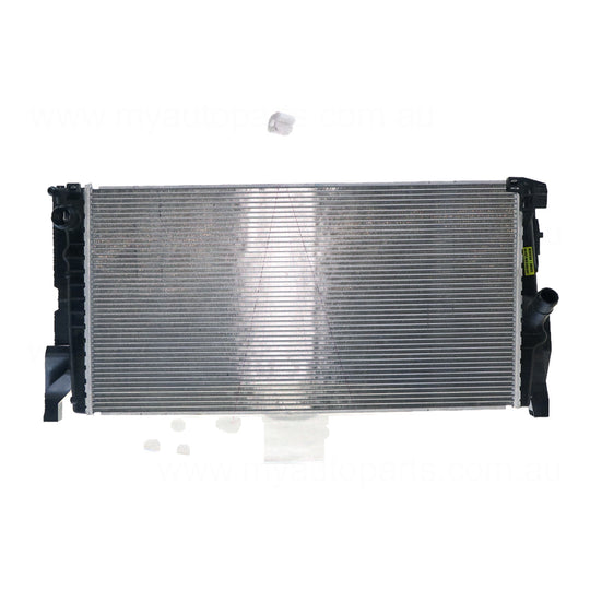 Radiator 32 mm 32 / Plastic Aluminium 680 x 360 x 22 mm Automatic 5.4 mm Fin 2.0L L B47C20 Aftermarket Suits BMW 2 Series F45 2014 to 2021