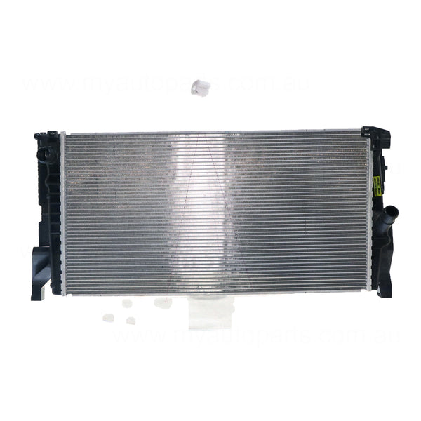 Radiator 32 mm 32 / Plastic Aluminium 680 x 360 x 22 mm Automatic 5.4 mm Fin 2.0L L B47C20 Aftermarket Suits BMW 2 Series F45 2014 to 2021