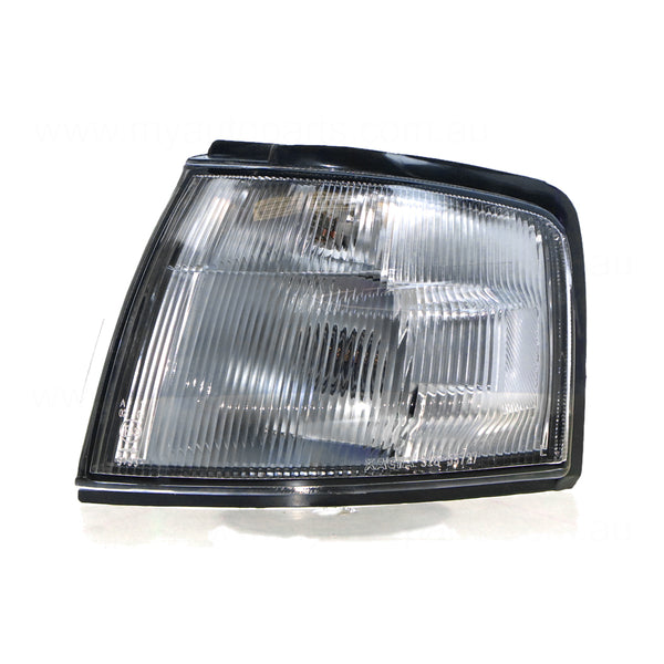 Front Park / Indicator Lamp Passenger Side Certified Suits Mazda 121 Metro DW 11/1996 to 2/2000