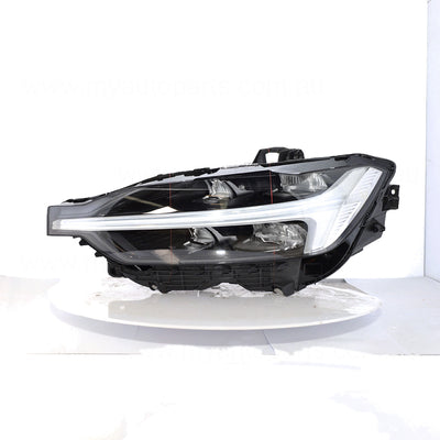 Volvo XC60 OEM Head Lamp Passenger Side 07/2021 to 08/2022 - 31689677