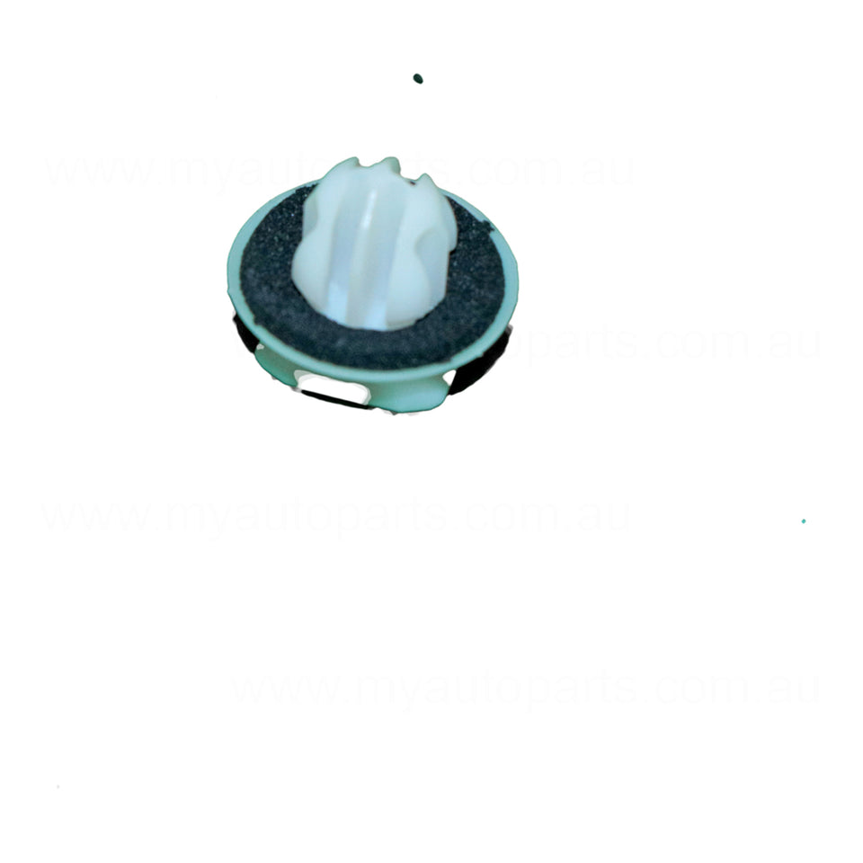 Clip OEM Suits Toyota Fortuner GUN156R 2015 to 2021