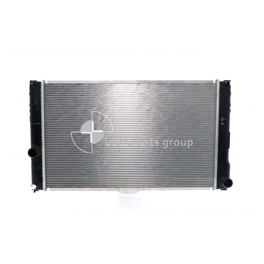 Radiator 34 / 34 mm Plastic Aluminium 600 x 370 x 16 mm CVT 1.5 L 1NZ-FXE Aftermarket suits Toyota Prius-C NHP10R