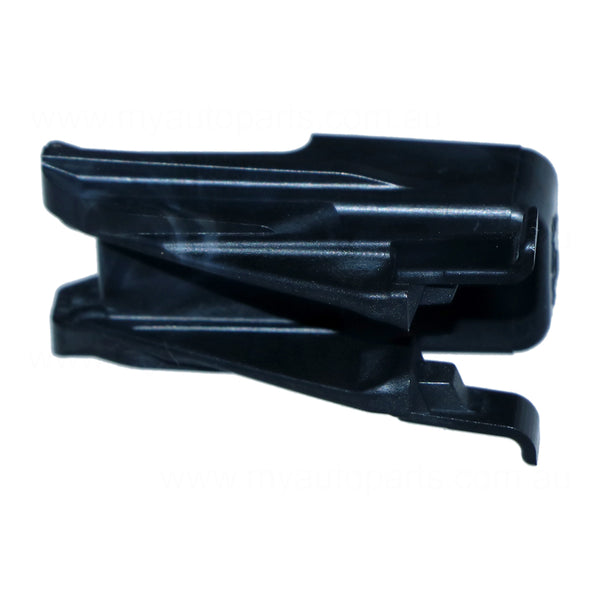 Clip OEM suits Mazda 3 BN