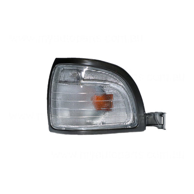 Front Park / Indicator Lamp Passenger Side Aftermarket Suits Toyota Townace YR22R/YR39R 1992 to 1996