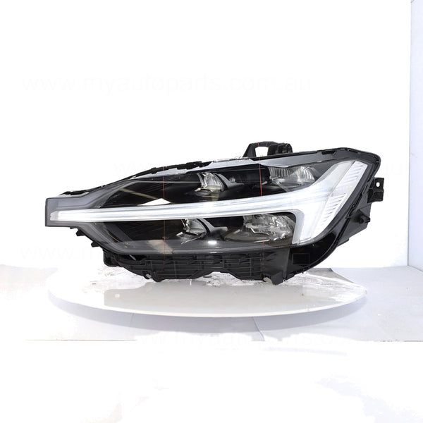 Volvo XC60 OEM Head Lamp Passenger Side 07/2021 to 08/2022 - 31689677