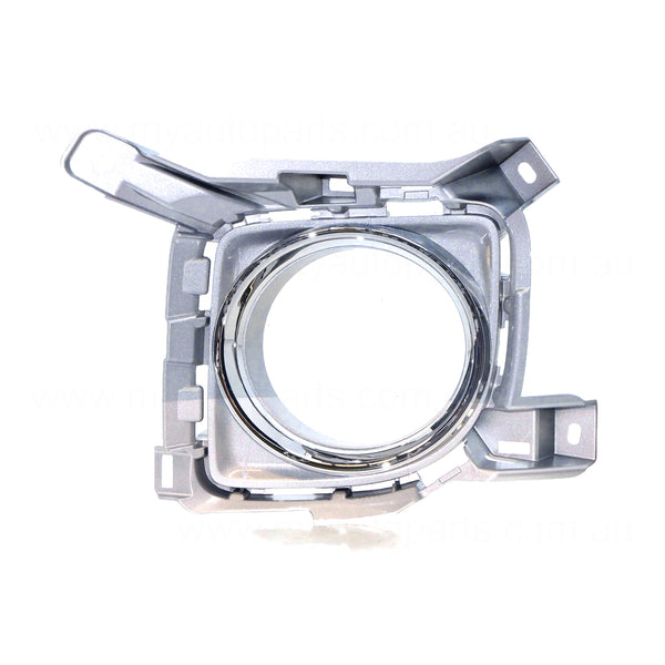 Front Bar Grille With Fog Light Mount Passenger Side Genuine suits Toyota Landcruiser 200 Series VX/Sahara 3/2012 to 9/2015