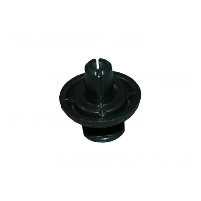 Clip OEM suits Toyota