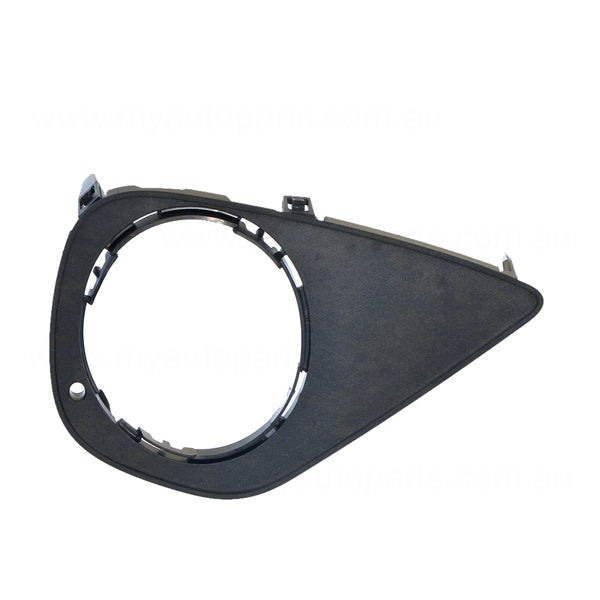 Front Bar Grille With Fog Light Mount Drivers Side OEM Suits Toyota Yaris SX/ZR NCP131 Hatch 7/2014 to 1/2017