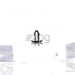 Clip OEM suits Toyota