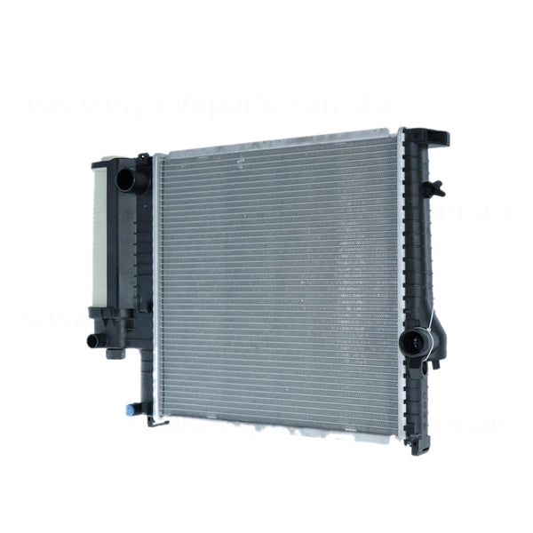 Radiator Aftermarket suits BMW