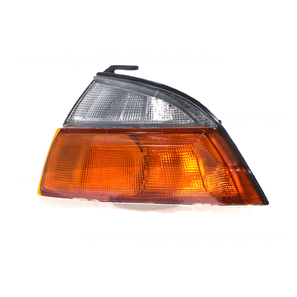 Front Park / Indicator Lamp Passenger Side Certified Suits Toyota Hiace RCH12R/RCH22R 1995 to 2003