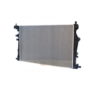 Radiator 32 / 32 mm Plastic Aluminium 673 x 435 x 16 mm Manual/Auto 2.4 L TS MULTIAO ED6 Aftermarket Suits Jeep Cherokee KL 2014 to 2018