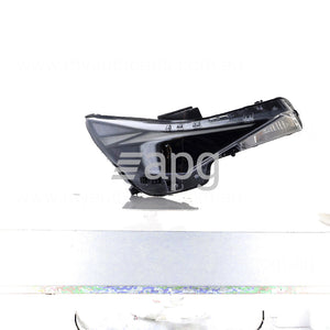 Hyundai i30 OEM Head Lamp Drivers Side 08/2020 to / - 92102AA150
