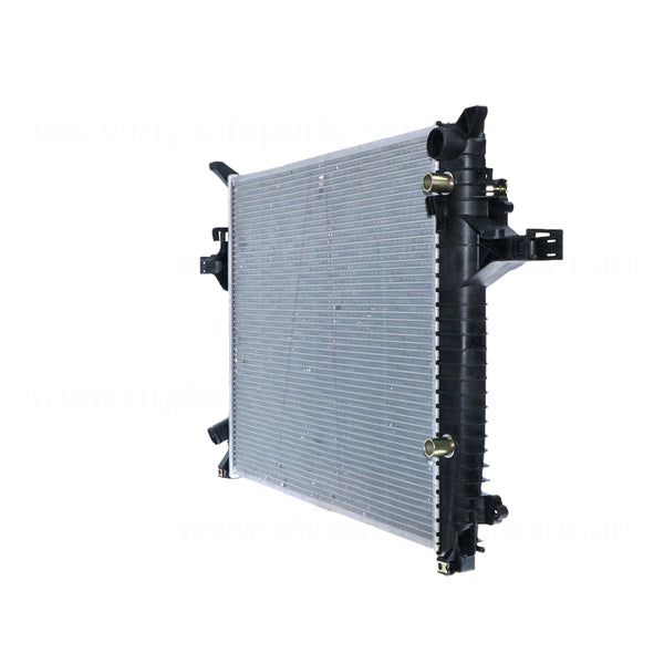 Radiator 38 / 38 mm Plastic Aluminium 620 x 529 x 40 mm Manual/Auto 2.4,2.5,3.0L L Aftermarket Suits Volvo XC90 P28 2003 to 2015