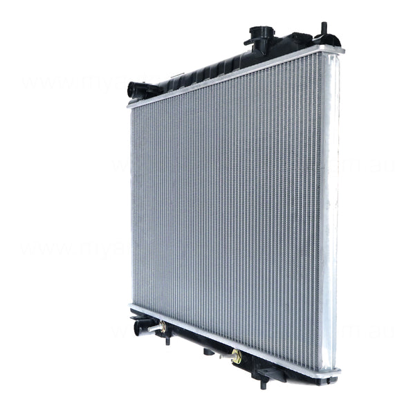 Radiator 35 mm 35 / Plastic Aluminium 450 x 688 x 26 mm Automatic 2.5 L YD25 Aftermarket Suits Nissan Navara D22 2001 to 2015