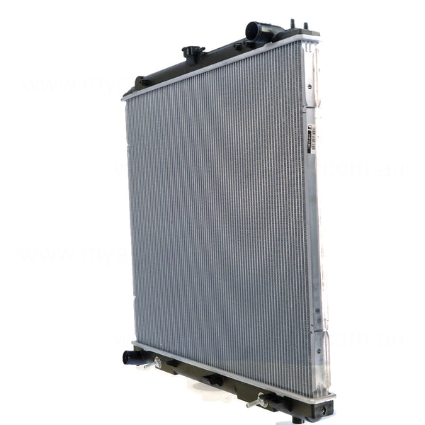 Radiator OEM suits Nissan