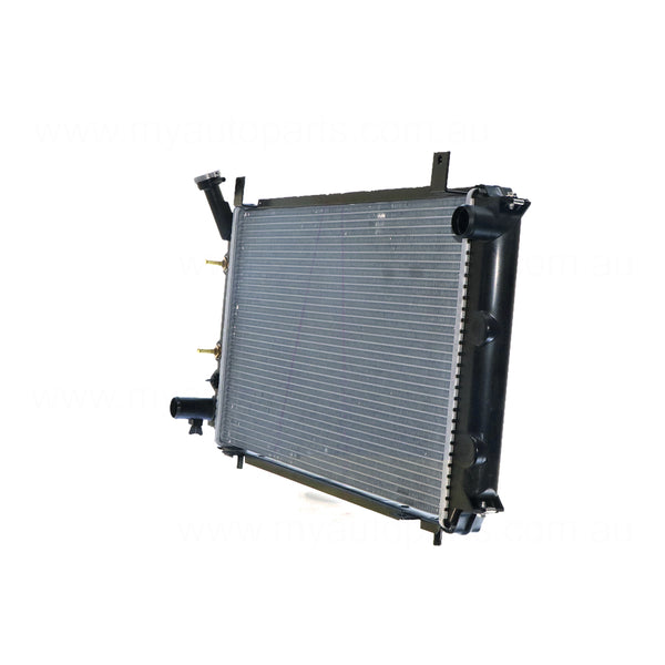 Radiator 33 / 33 mm Plastic Aluminium 588 x 348 x 26 mm Manual/Auto 1.6,1.8L L 16LF,18LE Aftermarket Suits Nissan Pulsar N13 1987 to 1991