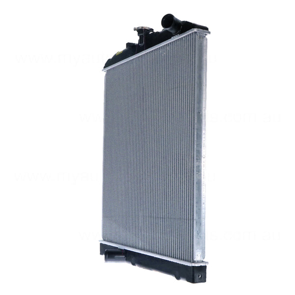 Radiator 42 mm CT 42 / Plastic Aluminium 600 x 568 x 32 mm Manual Aftermarket Suits Hino Dutro 2/3/4/5 2001 to 2007