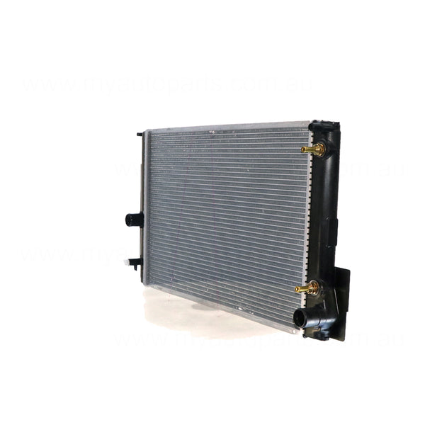 Radiator 34 / 34 mm Plastic Aluminium 600 x 370 x 26 mm Mauto 2.4 L 2AZ Aftermarket Suits Toyota Rukus AZE151R 2010 to 2015