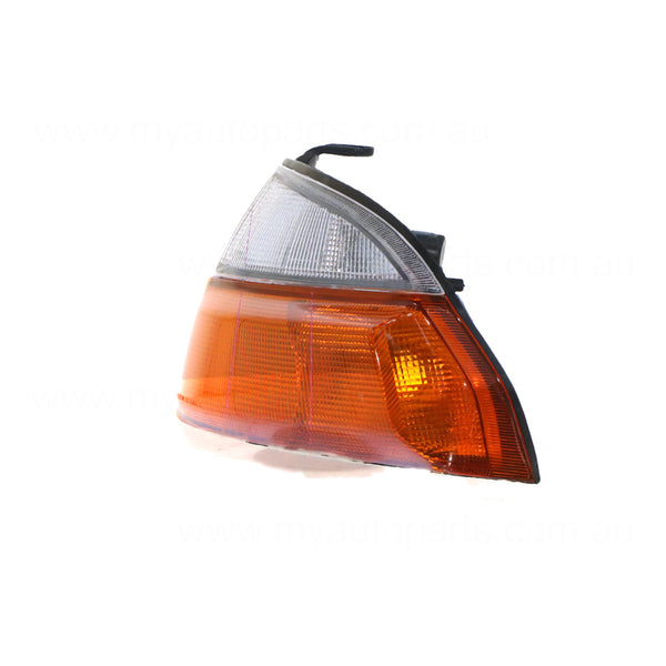 Front Park / Indicator Lamp Passenger Side Certified Suits Toyota Hiace RCH12R/RCH22R 1995 to 2003
