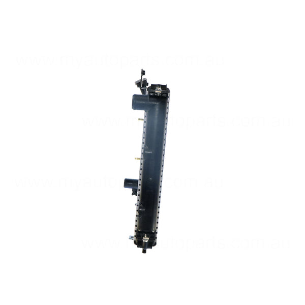 Radiator 33 / 33 mm Plastic Aluminium 588 x 348 x 26 mm Manual/Auto 1.6,1.8L L 16LF,18LE Aftermarket Suits Nissan Pulsar N13 1987 to 1991