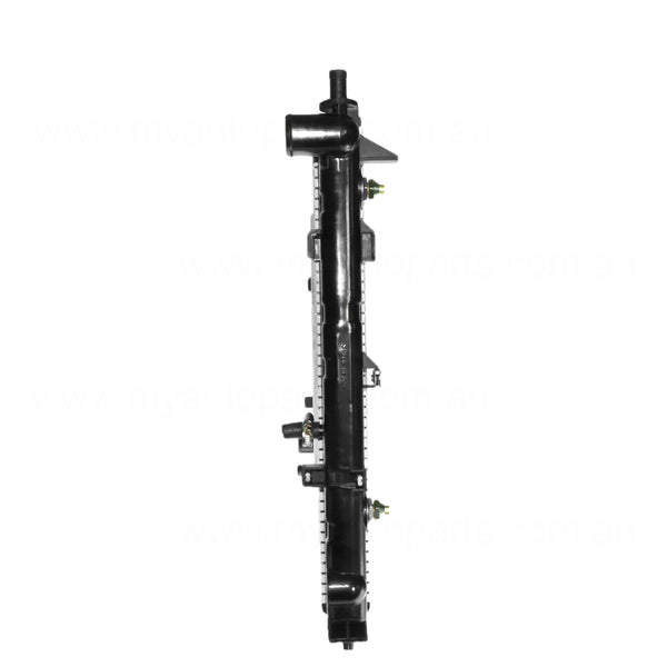 Radiator 32 / 38 mm Plastic Aluminium 690 x 458 x 26 mm Manual/Auto 2.5 3.0 L GY AJ Aftermarket Suits Mazda MPV LW 1999 to 2006