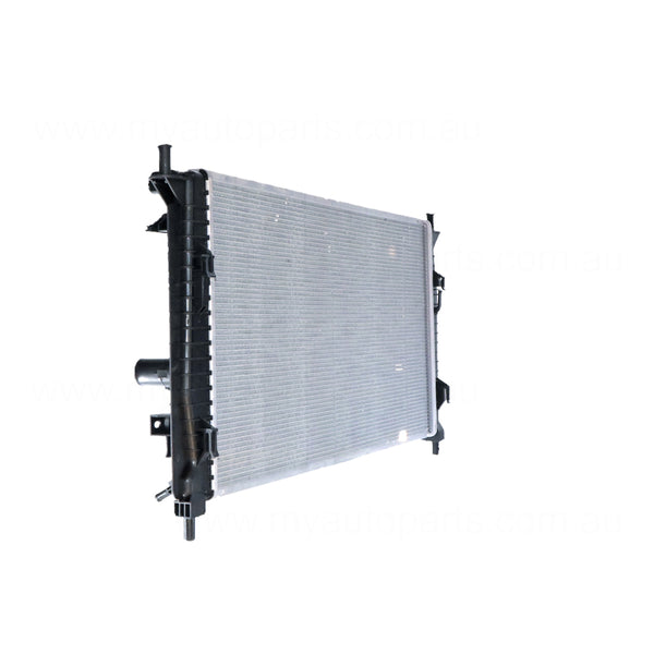 Radiator 34 / 34 mm Plastic Aluminium 670 x 370 x 16 mm Manual/Auto 2.0L,2.3L,2.5L L LF,L3,L5 Aftermarket suits Mazda 3 BL