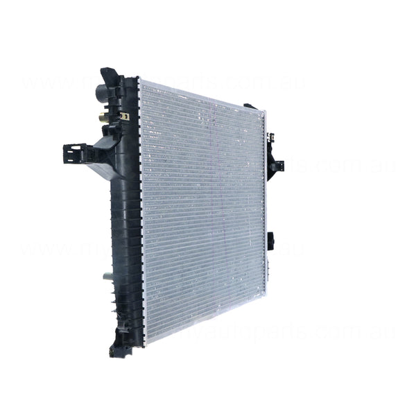 Radiator 38 / 38 mm Plastic Aluminium 620 x 529 x 40 mm Manual/Auto 2.4,2.5,3.0L L Aftermarket Suits Volvo XC90 P28 2003 to 2015