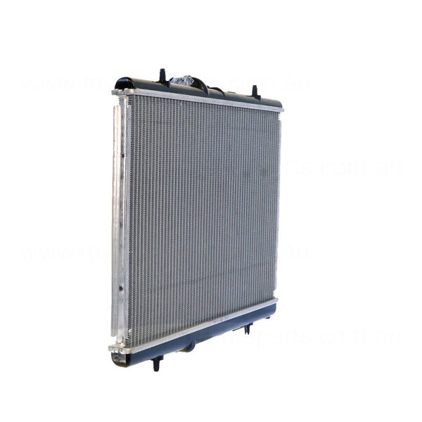 Radiator 32 / 32 mm Plastic Aluminium 380 x 549 x 26 mm Manual 2.0L L PSA Aftermarket Suits Peugeot 307 T5 2001 to 2005