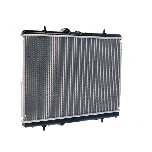 Radiator 32 / 32 mm Plastic Aluminium 380 x 549 x 26 mm Manual 2.0L L PSA Aftermarket Suits Peugeot 307 T5 2001 to 2005