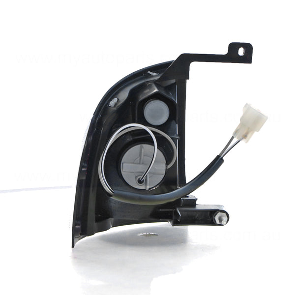 Front Park / Indicator Lamp Passenger Side Certified Suits Mazda B Series UN 2002 to 2006