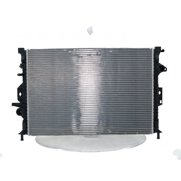Radiator 38 / 38 mm Plastic Aluminium 670 x 499 x 26 mm Automatic 2.0L 2.5L L D5204/B5204/B5225 Aftermarket Suits Volvo S40 / V40 M Series 2013 to 2021