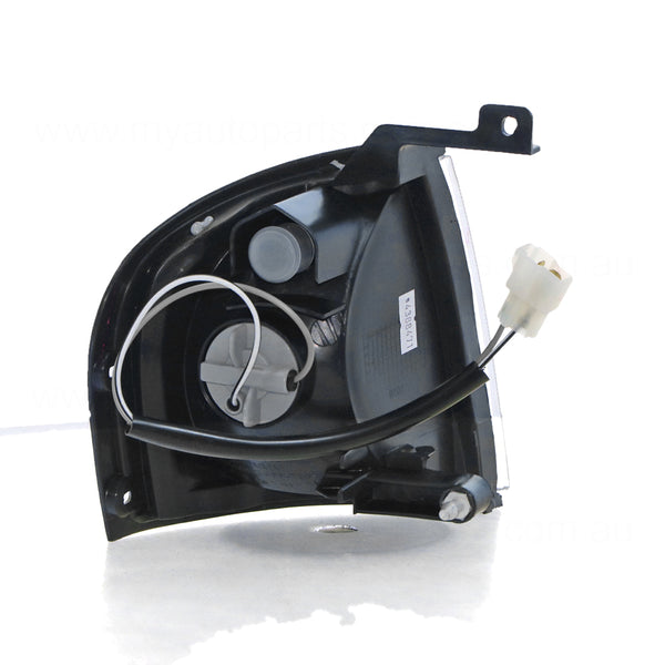 Front Park / Indicator Lamp Passenger Side Certified Suits Mazda B Series UN 2002 to 2006
