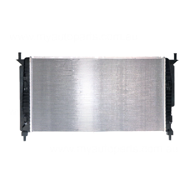 Radiator 34 / 34 mm Plastic Aluminium 670 x 370 x 16 mm Manual/Auto 2.0L,2.3L,2.5L L LF,L3,L5 Aftermarket suits Mazda 3 BL