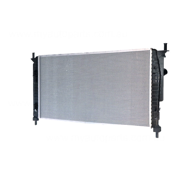 Radiator 34 / 34 mm Plastic Aluminium 670 x 370 x 16 mm Manual/Auto 2.0L,2.3L,2.5L L LF,L3,L5 Aftermarket suits Mazda 3 BL