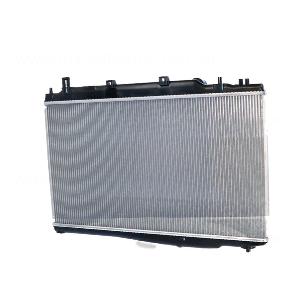 Radiator 32 / 32 mm Plastic Aluminium 375 x 680 x 16 mm CVT 5 mm Fin 1.8 L R18ZF OEM suits Honda HR-V RU