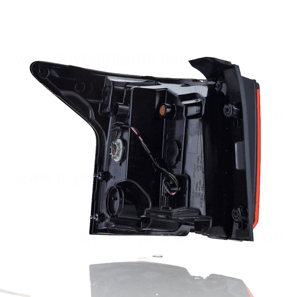 Kia Sorento OEM Tail Lamp Drivers Side 04/2020 to / - 92420P2100