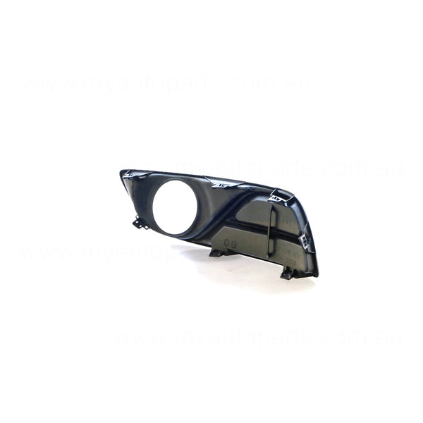 Front Bar Grille With Fog Light Mount Drivers Side OEM Suits Nissan Pulsar B17 2012 to 2017