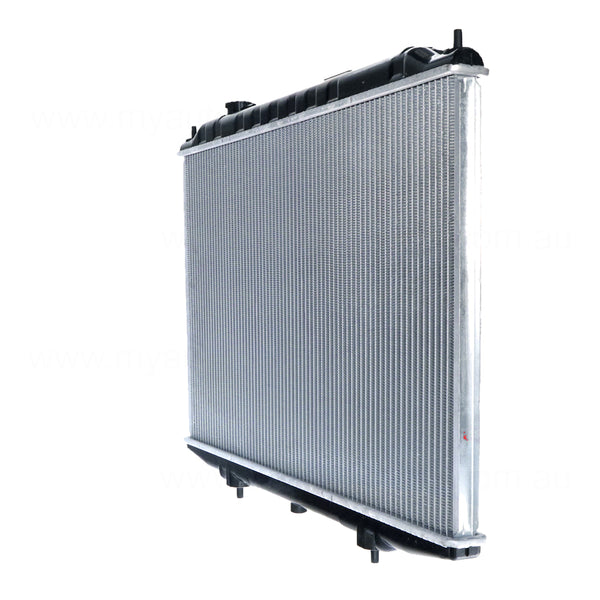 Radiator 35 mm 35 / Plastic Aluminium 450 x 688 x 26 mm Automatic 2.5 L YD25 Aftermarket Suits Nissan Navara D22 2001 to 2015