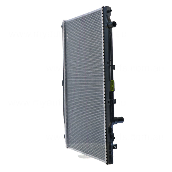 Radiator 32 / 32 mm Plastic Aluminium 375 x 673 x 16 mm CVT 1.8 L R18ZF Aftermarket suits Honda HR-V RU
