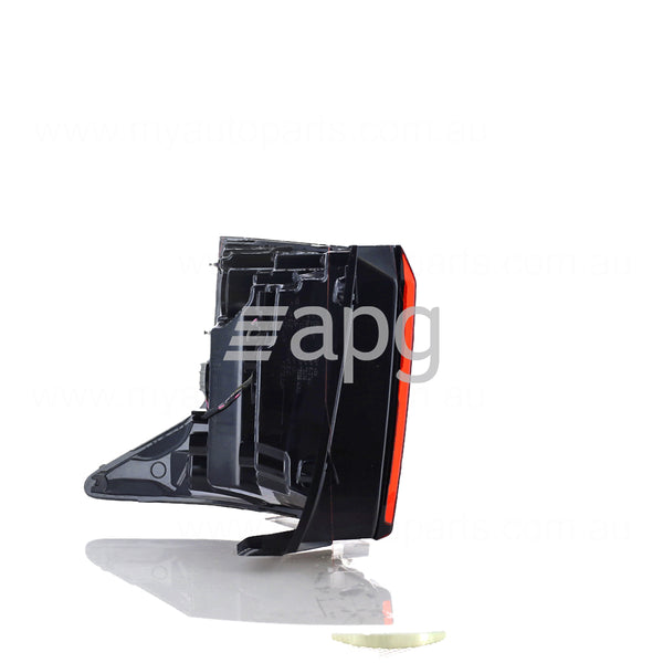 Kia Sorento OEM Tail Lamp Passenger Side 04/2020 to / - 92410P2100