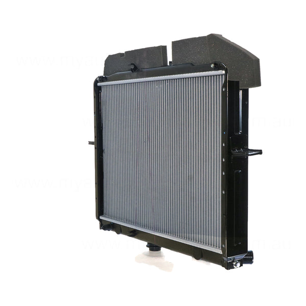Radiator 35 / 35 mm Plastic Aluminium 420 x 582 x 26 mm Manual 8 mm Fin 2.9L L J3 Suits Kia K2700 / 2900 PU/PU3 2005 to 2008